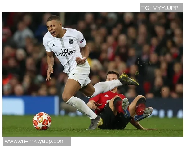 朗斯主场迎战巴黎圣日耳曼期待精彩对决双方球员状态火热斗志昂扬 朗斯主场迎战巴黎圣日耳曼期待精彩对决双方球员状态火热斗志昂扬